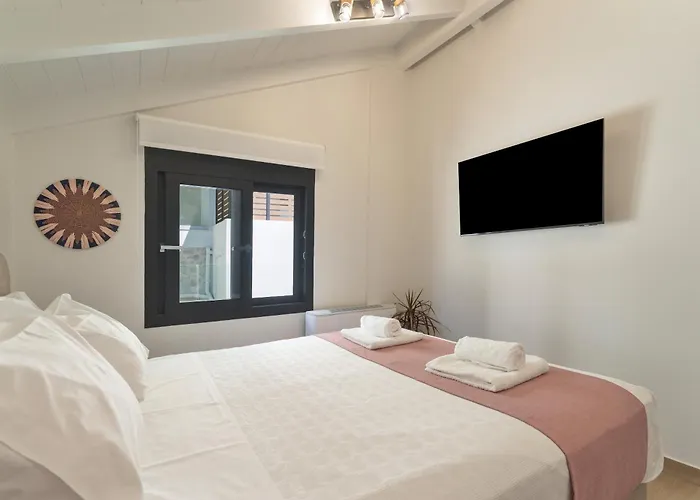 Mella Roa - Onyx Villa Nidhrion